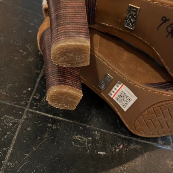 UGG Women's Size 9 Dandylion Chestnut Brown Leather High Heel Ankle Boots - Picture 8 of 10